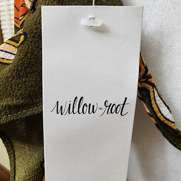 NWT! WILLOW AND ROOT! Olive Green Floral Peplum Top~ Buckle~ Size Small - Picture 8 of 11